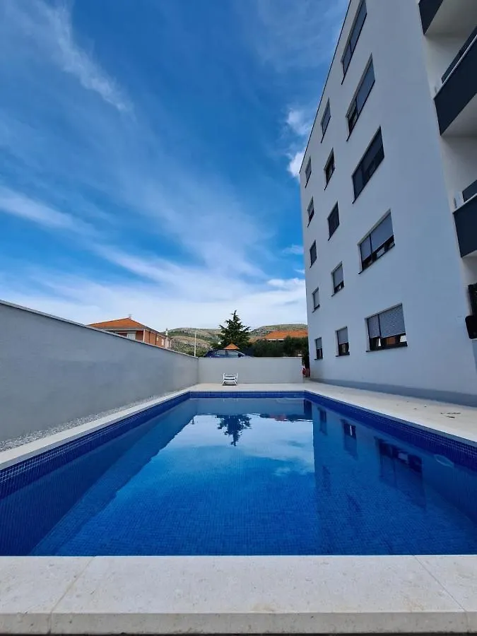 Apartments Angelus Trogir 0*,